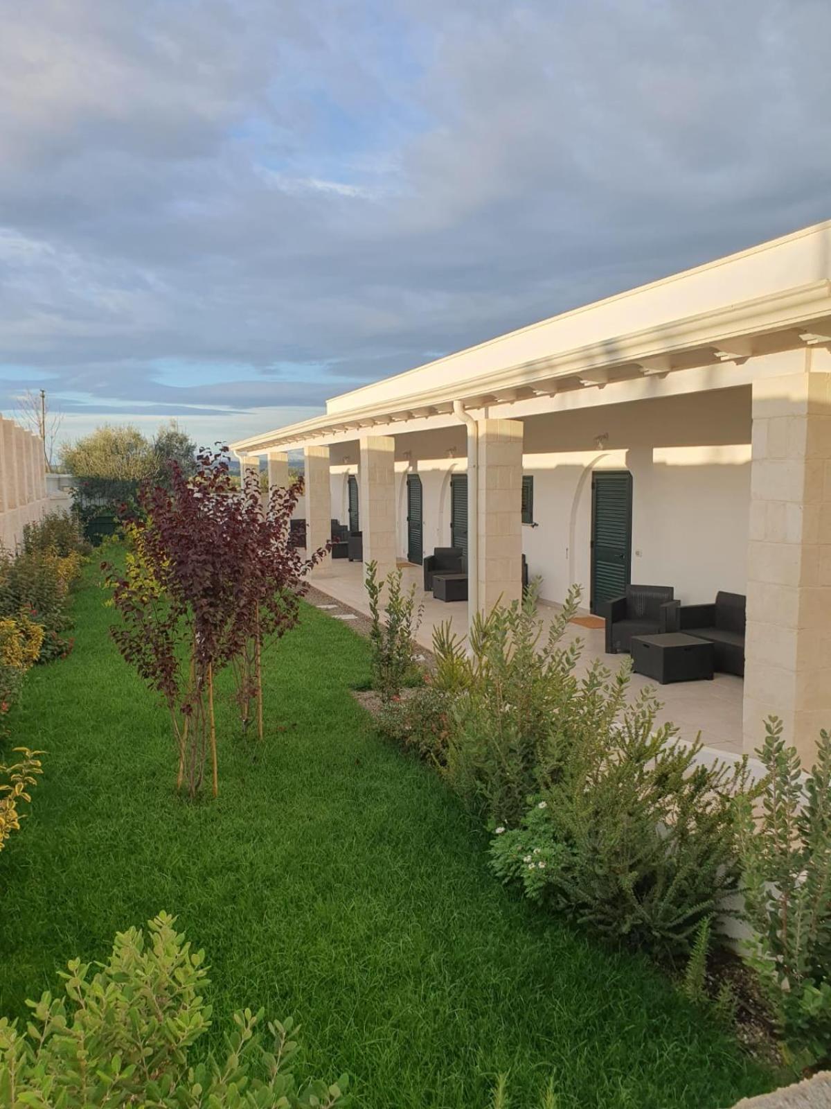 Masseria Strada Agriturismo จิโนซา ภายนอก รูปภาพ