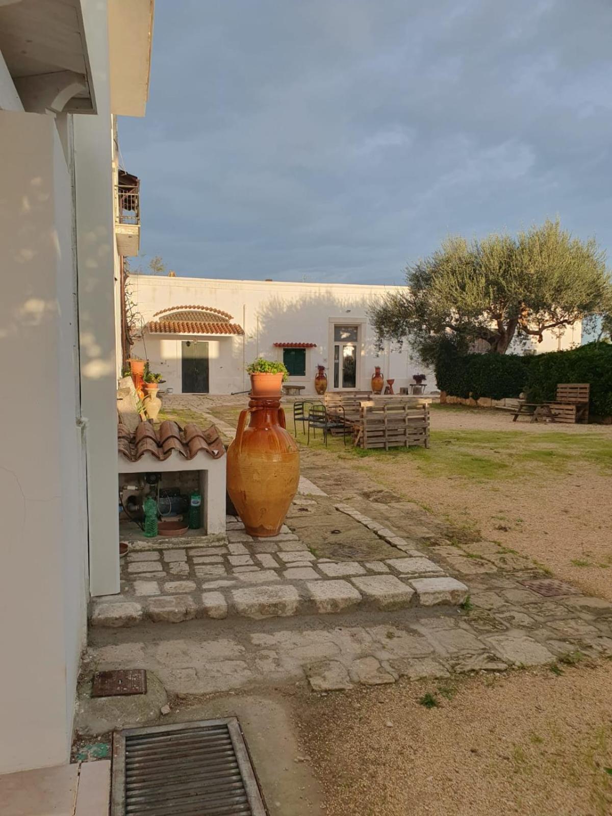 Masseria Strada Agriturismo จิโนซา ภายนอก รูปภาพ