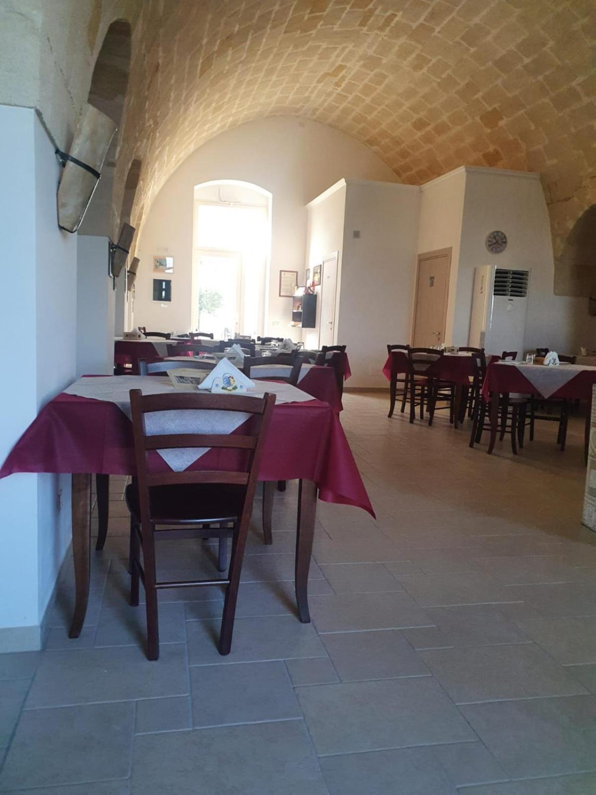 Masseria Strada Agriturismo จิโนซา ภายนอก รูปภาพ