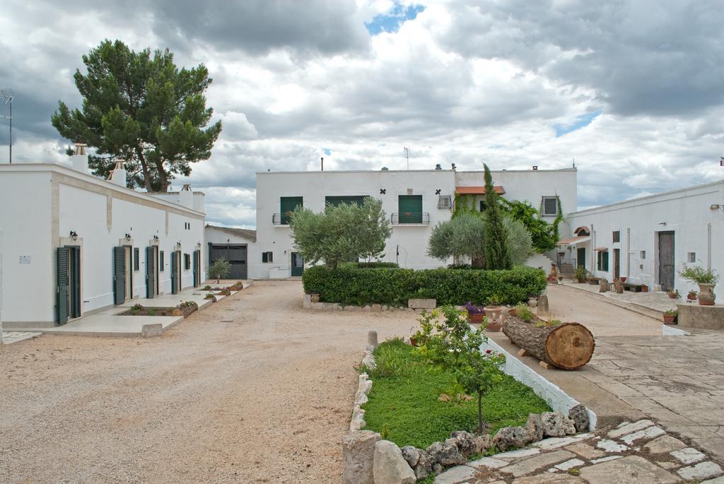 Masseria Strada Agriturismo จิโนซา ภายนอก รูปภาพ