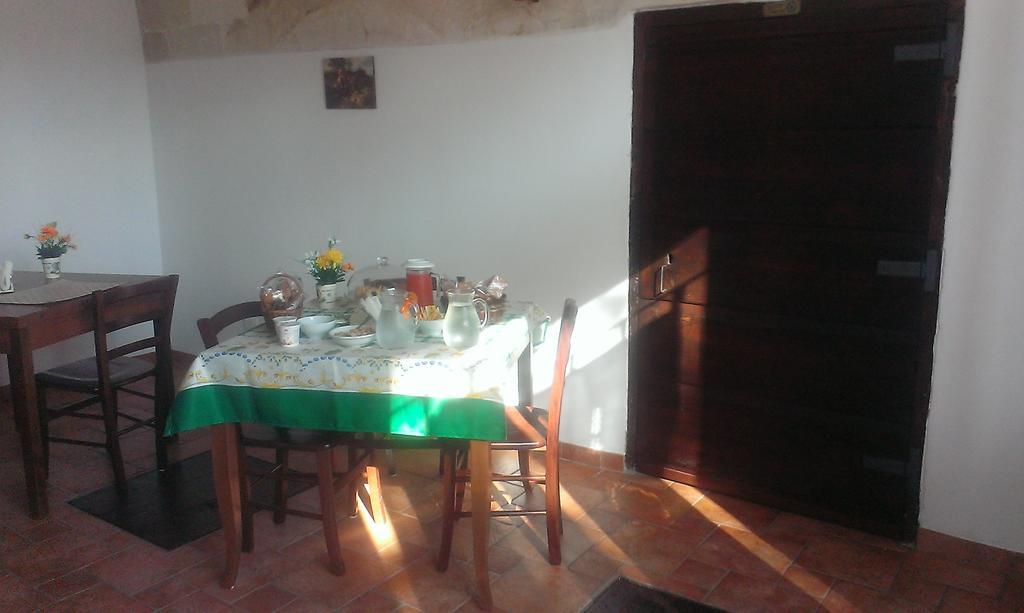 Masseria Strada Agriturismo จิโนซา ภายนอก รูปภาพ