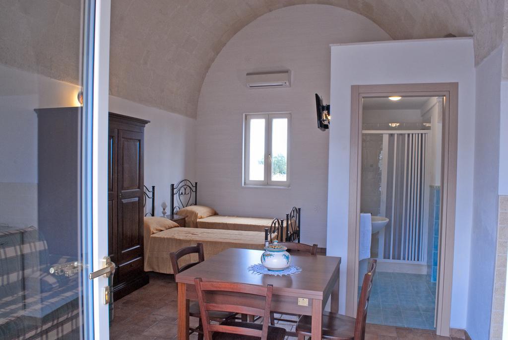 Masseria Strada Agriturismo จิโนซา ห้อง รูปภาพ